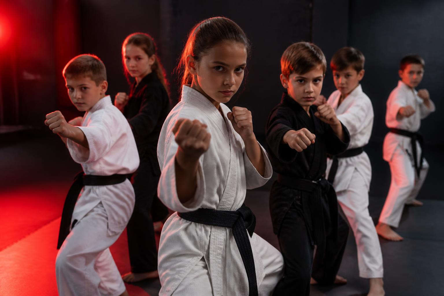 Kids und Teens im Selbstverteidigungs-Training